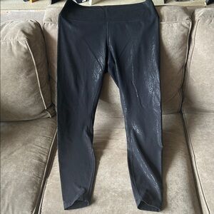 Lululemon shiny black leggings, size L